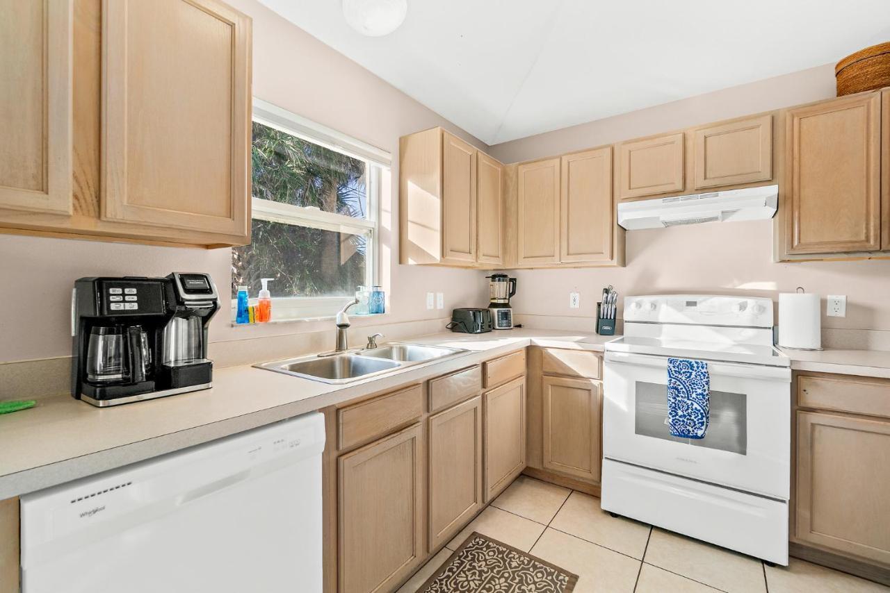 Sunset Serenity - 3Br Beach Townhome With Outdoor Patio - New Hot Tub, Steps To Ocean Fun! Melbourne Eksteriør billede